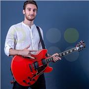 Diplomato al CPM offre lezioni di chitarra per tutte le età e tutti i livelli